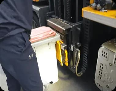 코다(CODA) RFID 음식물회수 결제시스템 업소방문 수거방법 - 방수기능 무게 측정기와 수거통 연결